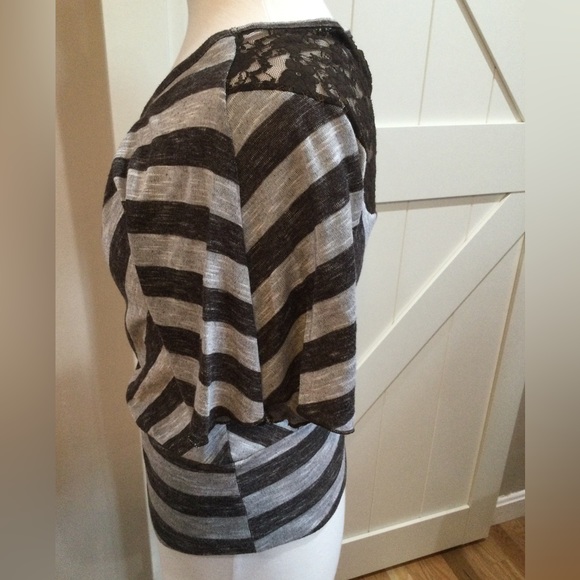 IZ Byer, Medium, Black and gray, short sleeve crew neck top with lace back - Picture 4 of 8